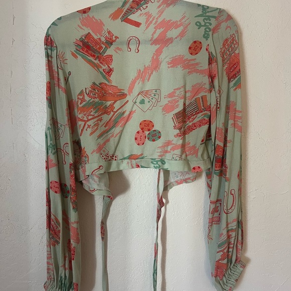 Loco Lindo Vegas Wrap top - Picture 5 of 6